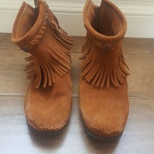 Minnetonka High Top Back Zip Boot